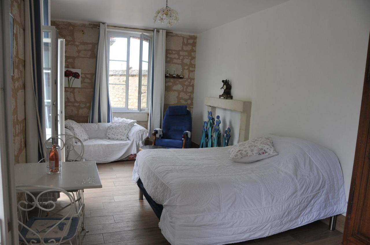 Petite Maison Des Roses - Gite 2 Personnes Brain-sur-Allonnes Luaran gambar