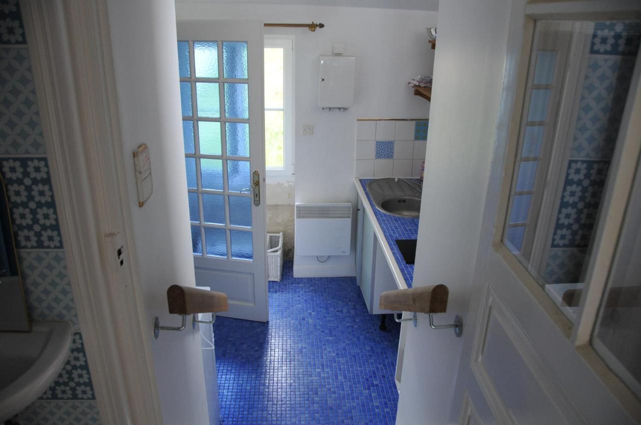 Petite Maison Des Roses - Gite 2 Personnes Brain-sur-Allonnes Luaran gambar